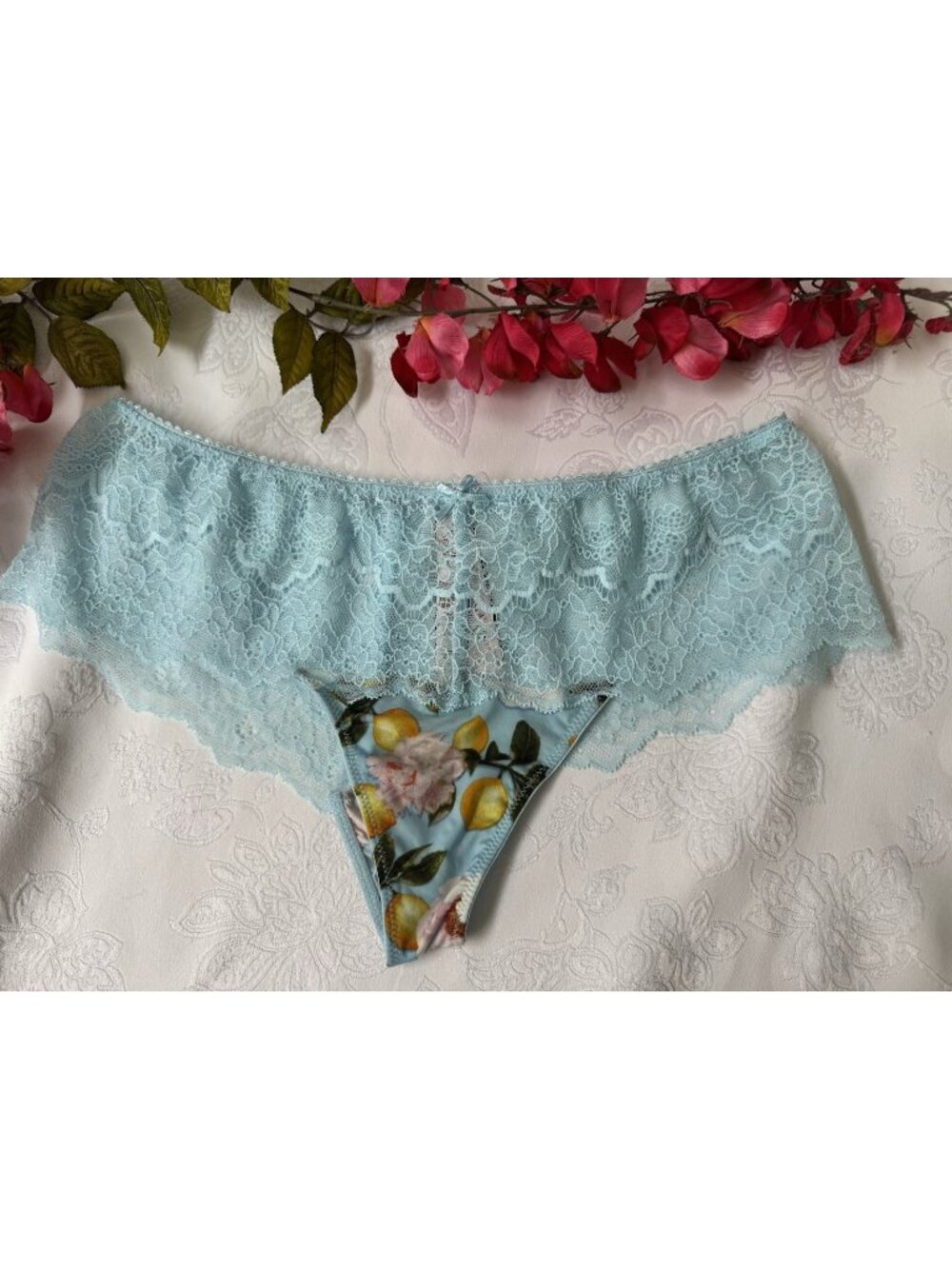 VICTORIA'S SECRET M DREAM ANGELS BLUE LEMON WIDE SIDE THONG SUMMER PANTIES NWT